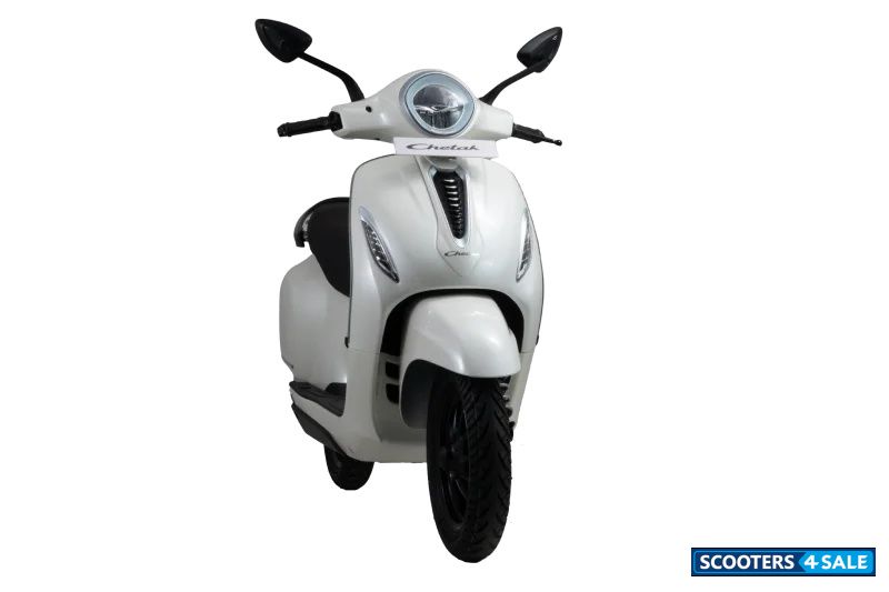 Bajaj Chetak 3502 Standard Moon White