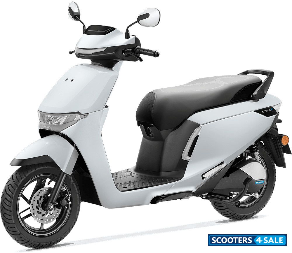 Honda Activa e Pearl Misty White