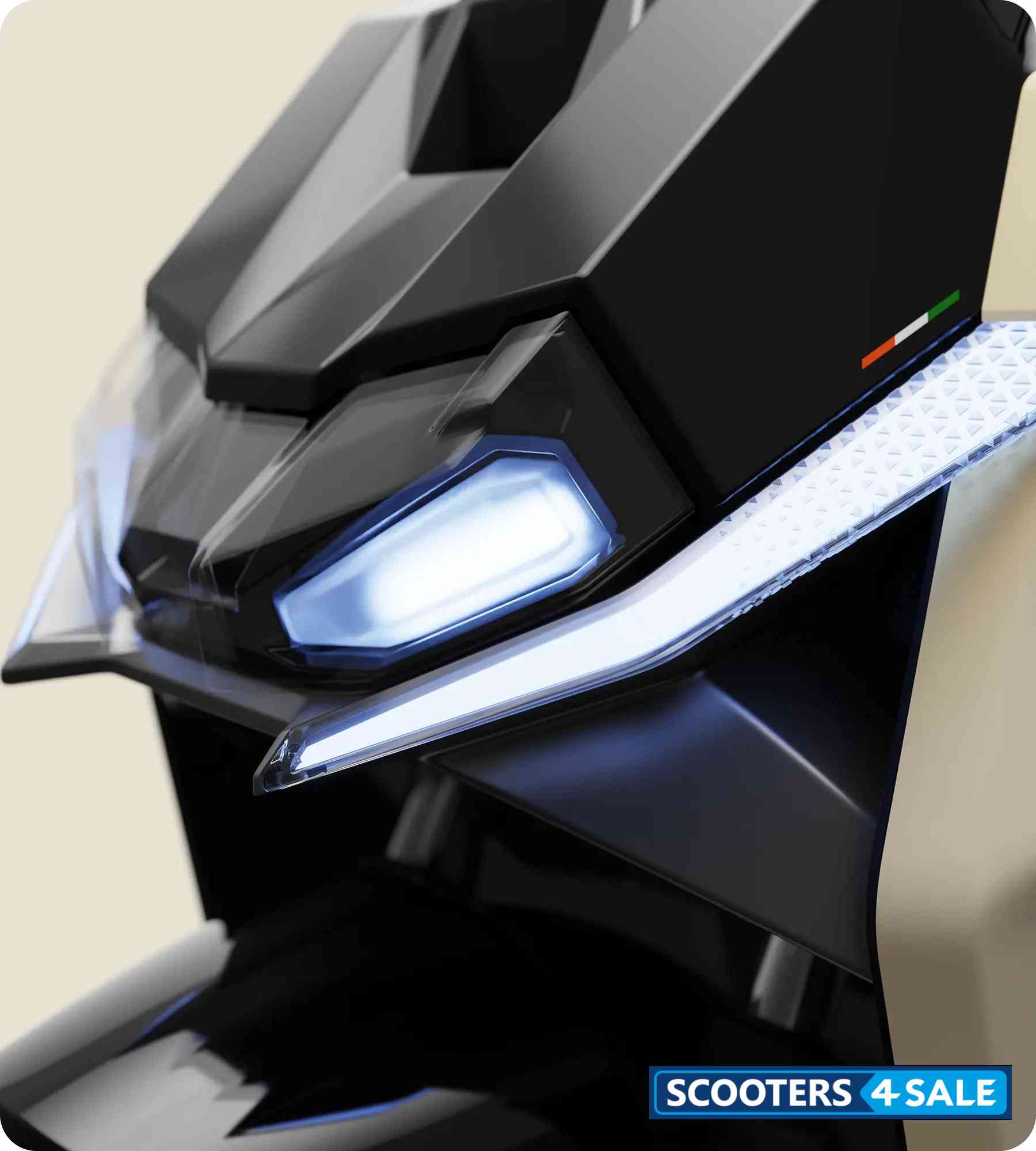 Ultraviolette Tesseract